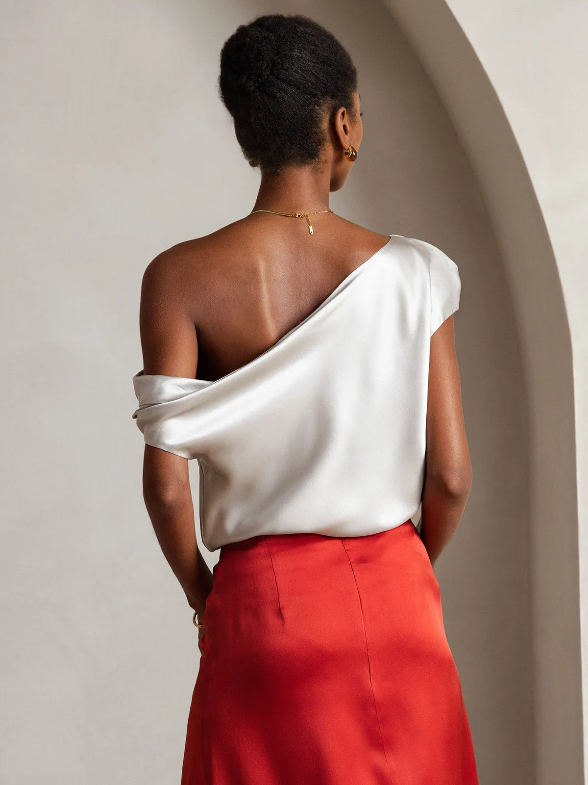 19Momme Silk Chic Elegant One-Shoulder Top