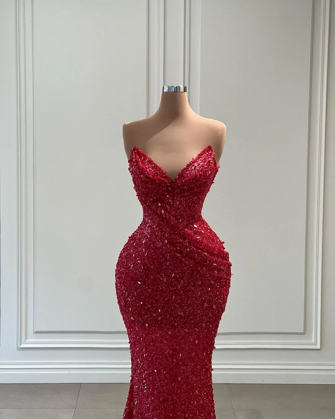 Fabulous Long Red V-neck Sequined Sleeveless Mermaid Prom Dress